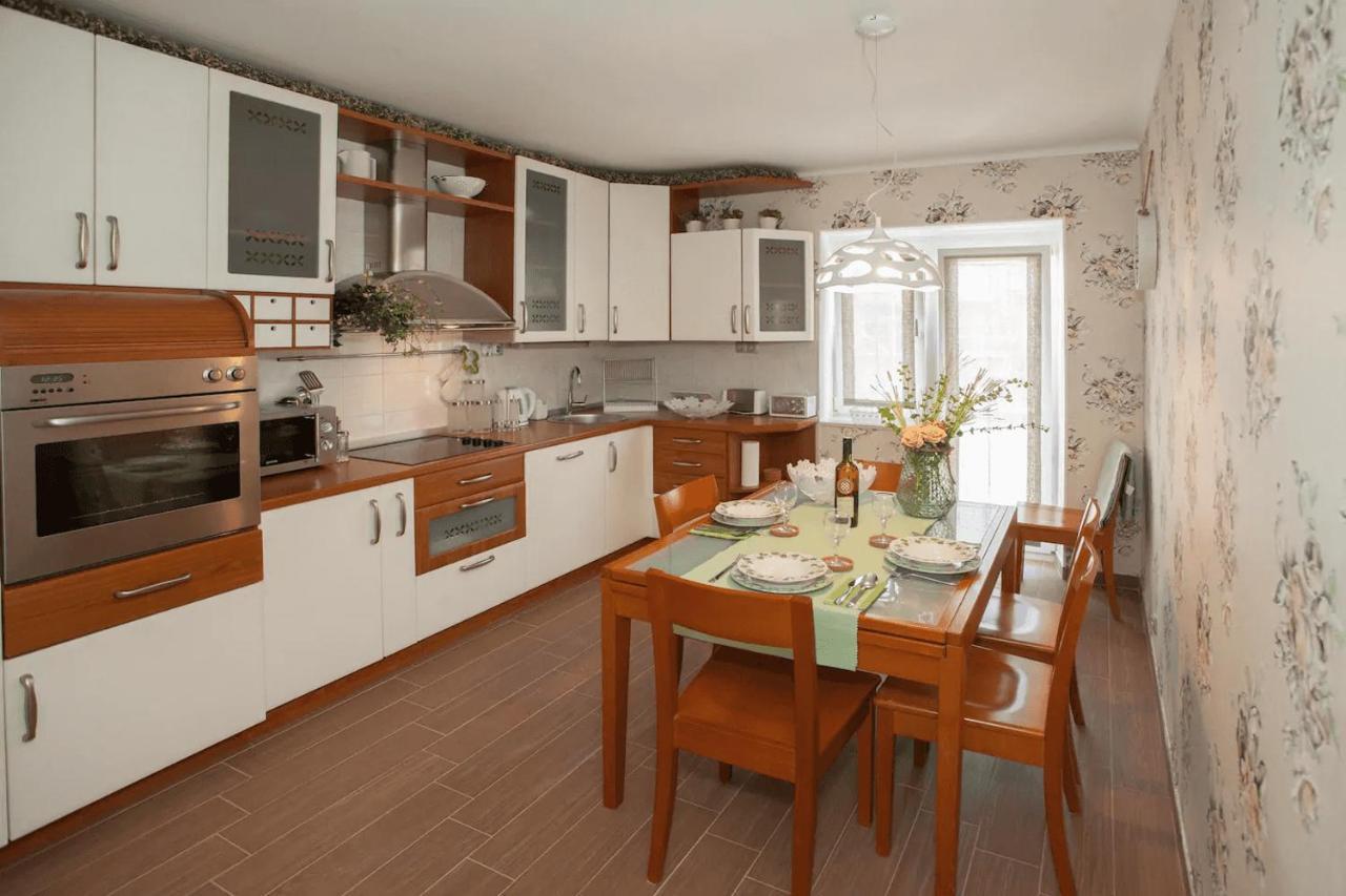 Beach Apartment Butterfly With Sea View Split Exterior photo